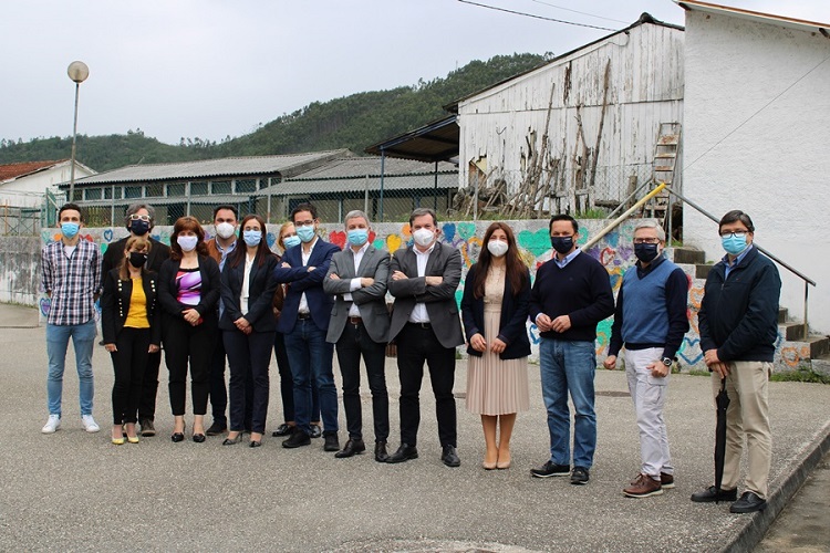 Rádio Regional do Centro: Município remove fibrocimento nas escolas de Penacova e São Pedro de Alva
