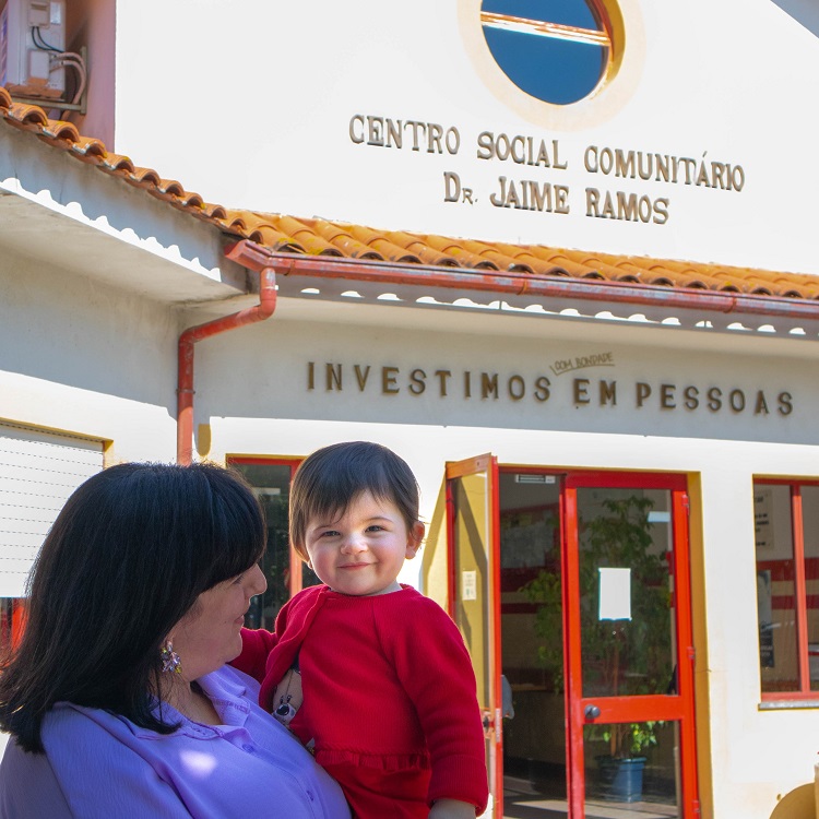 Rádio Regional do Centro: Fundação ADFP já apoiou o nascimento de 36 crianças com mais de 19 000 euros