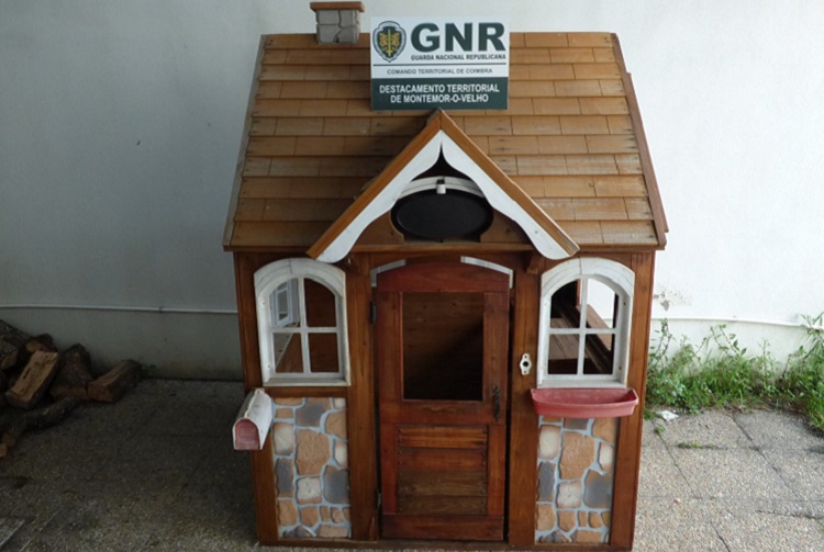 Rádio Regional do Centro: GNR apreende artigo furtado de escola da Figueira da Foz