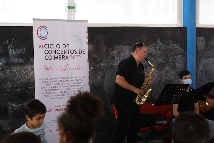 Rádio Regional do Centro: Orquestra de Sopros de Coimbra realiza mini-concertos pelas escolas do distrito