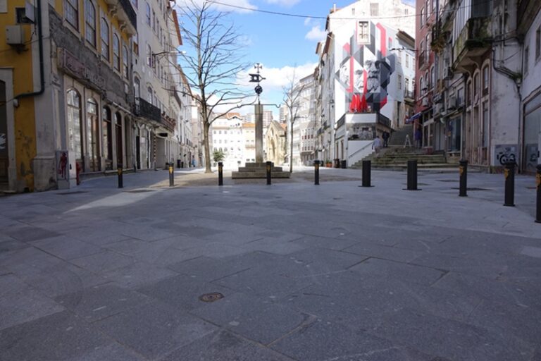 Rádio Regional do Centro: Feira de Velharias regressa este sábado à requalificada Praça do Comércio