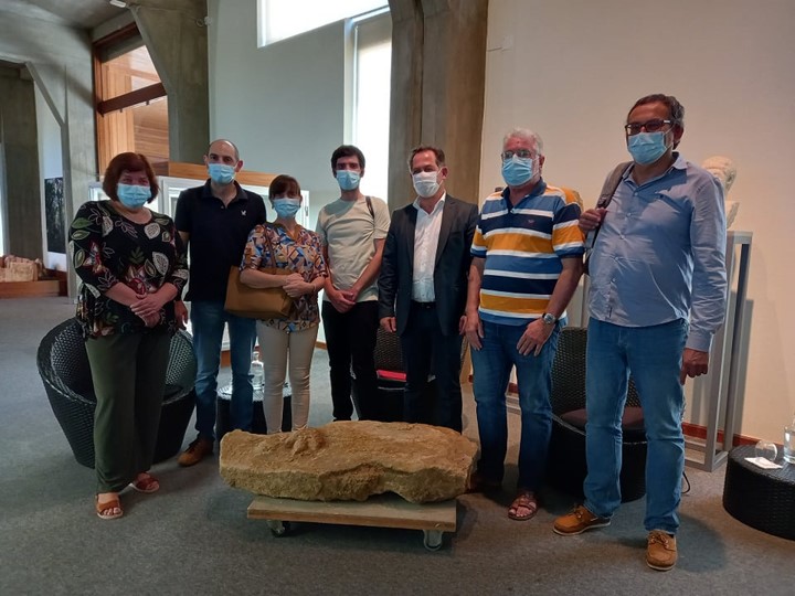 Rádio Regional do Centro: Fóssil de pegada de dinossauro com 154 milhões de anos descoberto na Fig. Foz