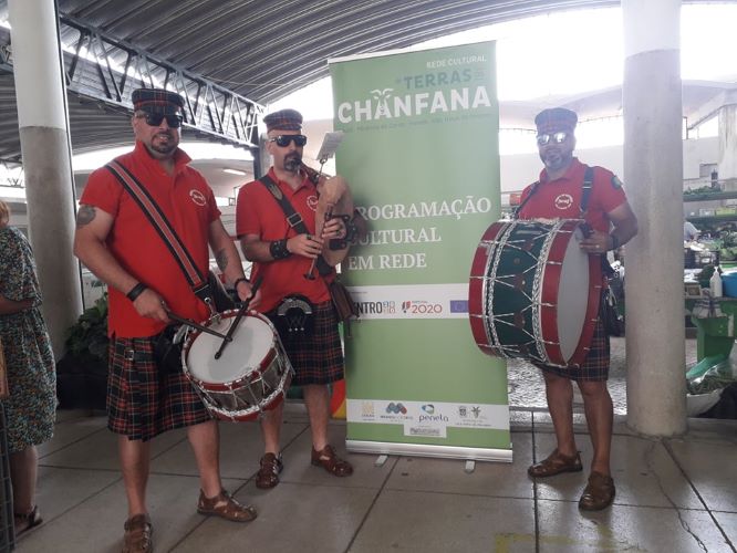 Rádio Regional do Centro: Lousã: Gaiteiros “Tokandar” animaram zona do Mercado Municipal e Feira Semanal