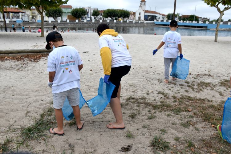 Rádio Regional do Centro: “Acção Praia” ClimAgir 2021 sensibiliza jovens voluntários no Esteiro da Ereira
