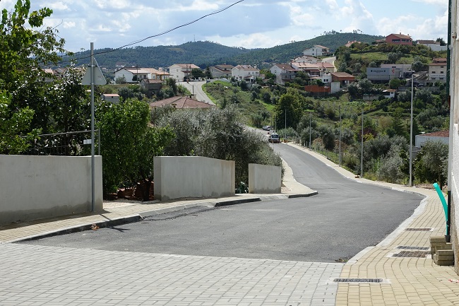 Rádio Regional do Centro: Coimbra: Abriu ao trânsito a Rua do Futuro em Almalaguês