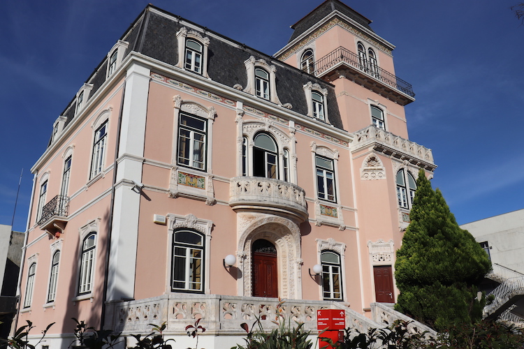 Rádio Regional do Centro: Associação de Antigos Estudantes da FEUC toma posse