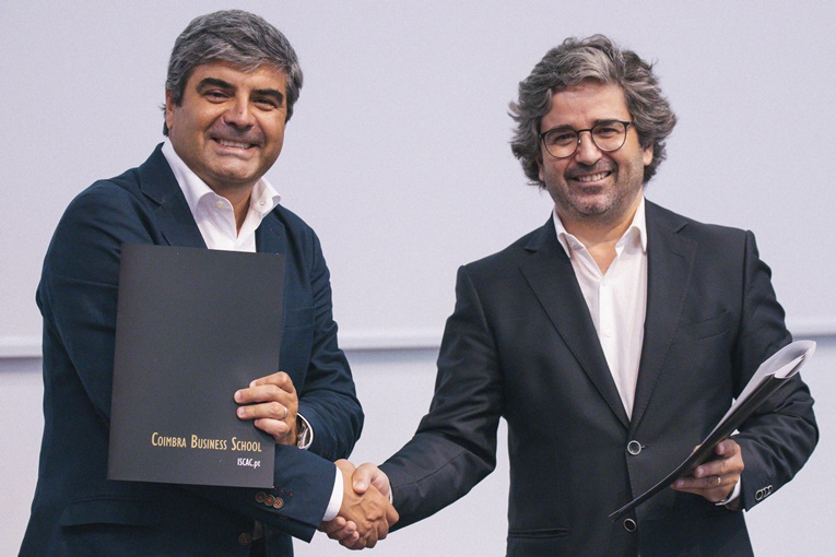 Rádio Regional do Centro: ISCAC assina protocolo com APG