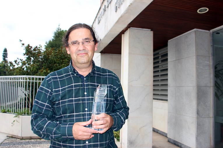 Rádio Regional do Centro: Professor da ESEnfC, Pedro Parreira, recebe Prémio Empreendedorismo Prof. José Adriano