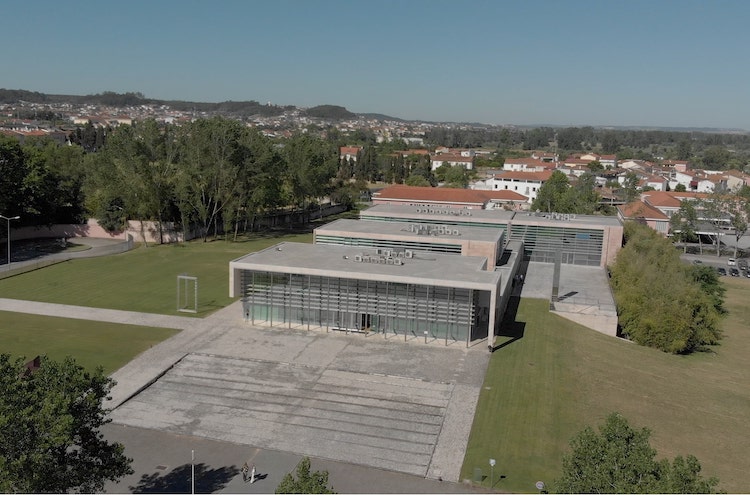 Rádio Regional do Centro: Bissaya Barreto lecciona pós-graduação em “Enfermagem em Cuidados Intensivos”