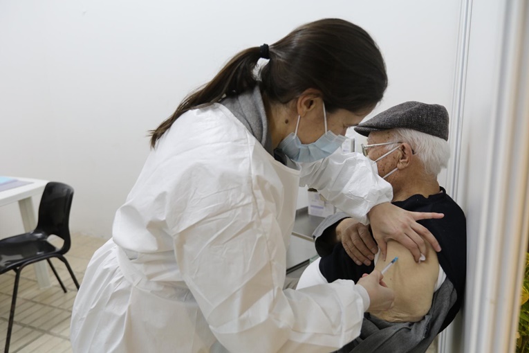 Rádio Regional do Centro: Lousã vai encerrar o centro de vacinação do Concelho