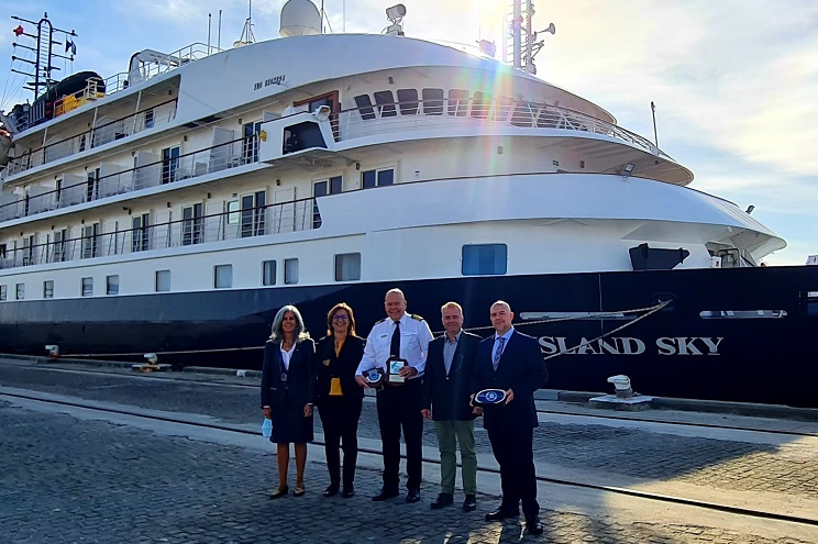 Rádio Regional do Centro: Cruzeiro “Island Sky” atracou na Figueira da Foz