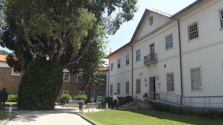 Rádio Regional do Centro: Escola de Hotelaria e Turismo homenageia alunos