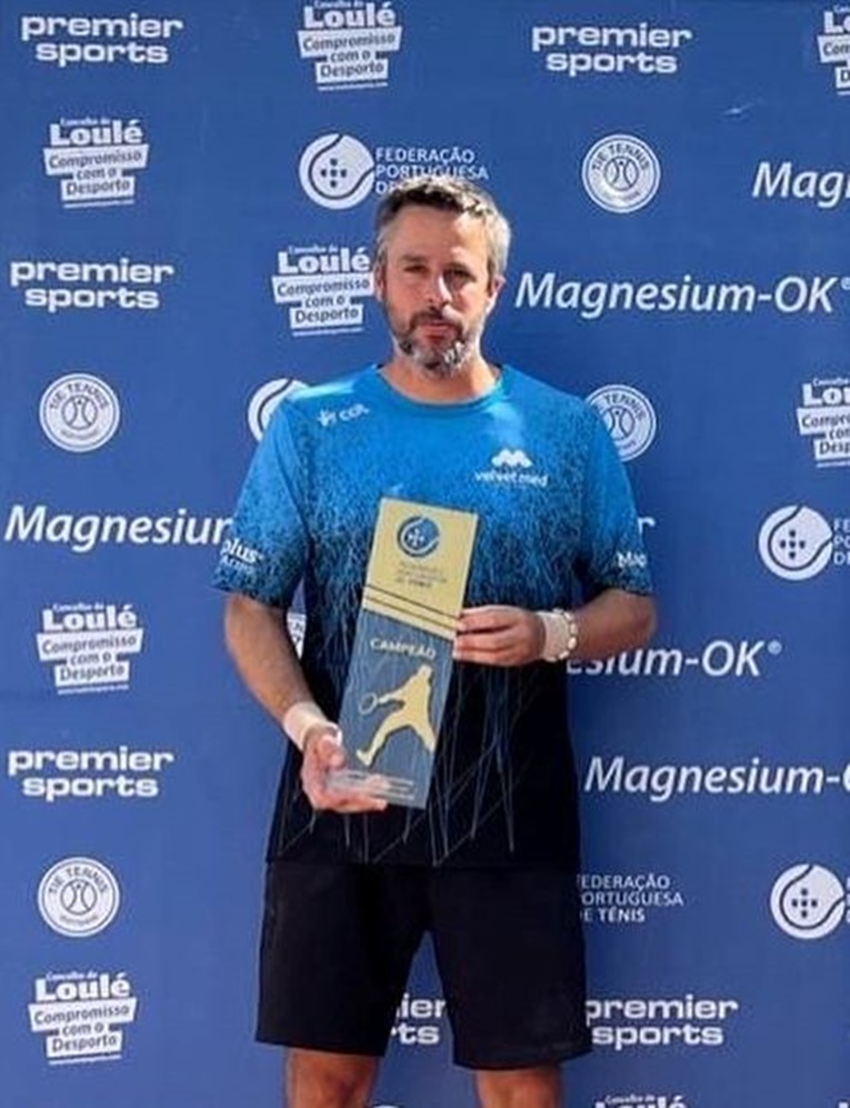 Rádio Regional do Centro: Conimbricense Matthieu Garcia conquistou três troféus em campeonato de ténis no Algarve