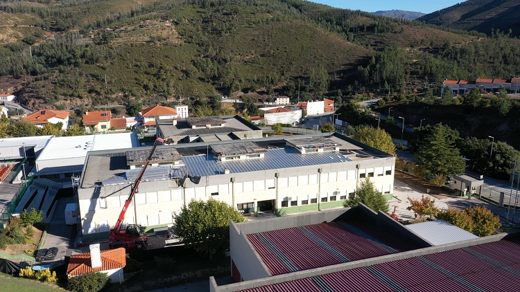 Rádio Regional do Centro: Iniciada remoção de fibrocimento na cobertura da Escola Sede de Pampilhosa da Serra