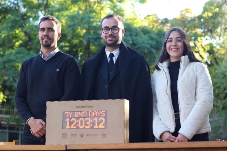Rádio Regional do Centro: Associação Académica de Coimbra acolhe “primeiro relógio do clima” em Portugal
