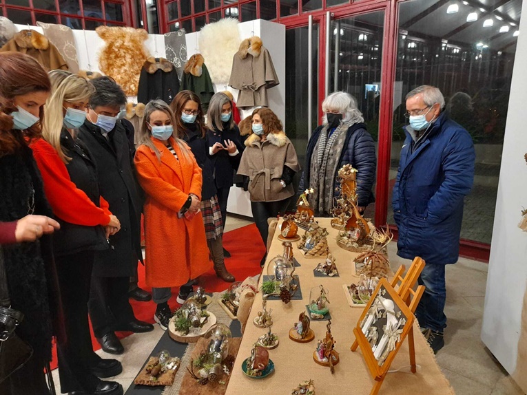 Rádio Regional do Centro: Artesãos expõem no Mercado Velho de Tondela