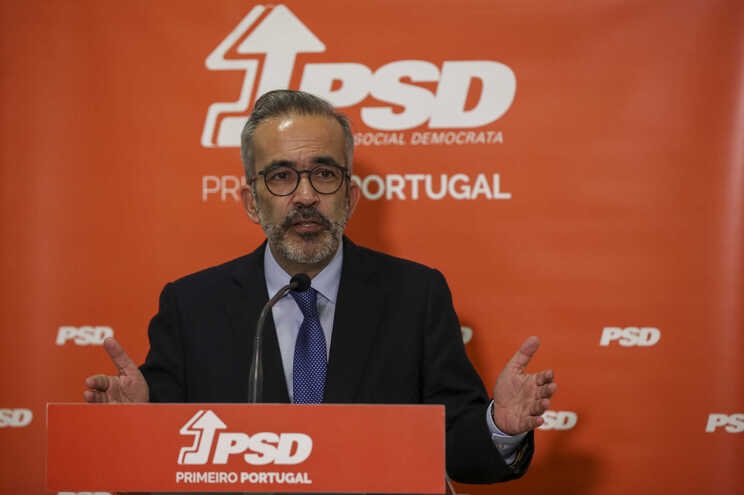 Rádio Regional do Centro: Candidato à liderança do PSD Paulo Rangel reúne com militantes em Coimbra