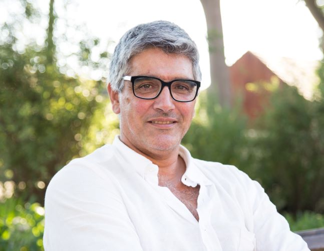 Rádio Regional do Centro: Docente da FMUC é coautor de estudo sobre desenvolvimento do cérebro