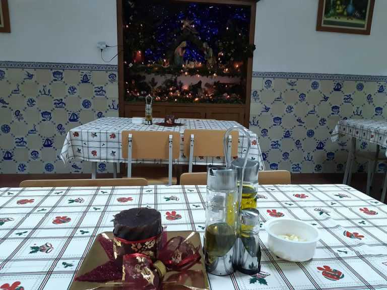 Rádio Regional do Centro: Criaditas dos Pobres de Coimbra recebem ofertório das missas de Natal em Fátima
