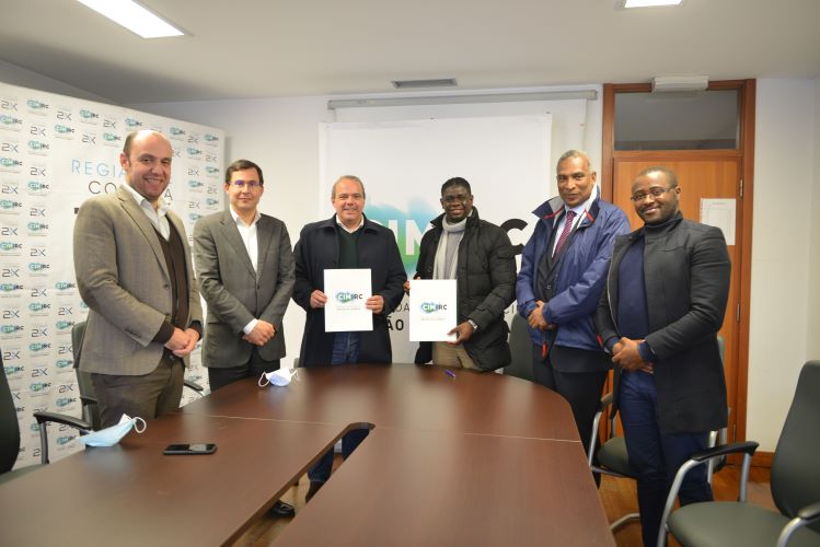 Rádio Regional do Centro: Região de Coimbra e Tarrafal (Cabo Verde) firmam protocolo de colaboração