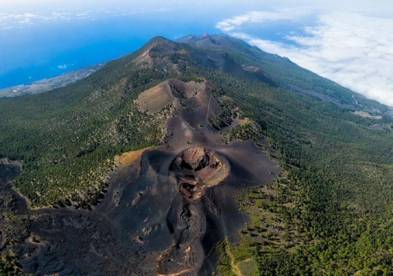 Rádio Regional do Centro: Erupção do vulcão de La Palma termina ao fim de mais de três meses