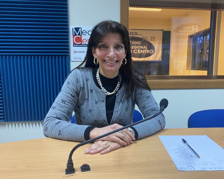 Rádio Regional do Centro: Praça da República – Entrevista a Mónica Quintela (cabeça-de-lista do PSD por Coimbra) Rádio Regional do Centro: Praça da República – Entrevista a Mónica Quintela (cabeça-de-lista do PSD por Coimbra)