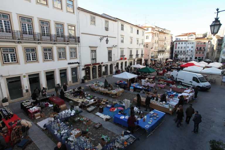 Rádio Regional do Centro: Praça do Comércio acolhe primeira edição de 2022 da Feira de Velharias de Coimbra