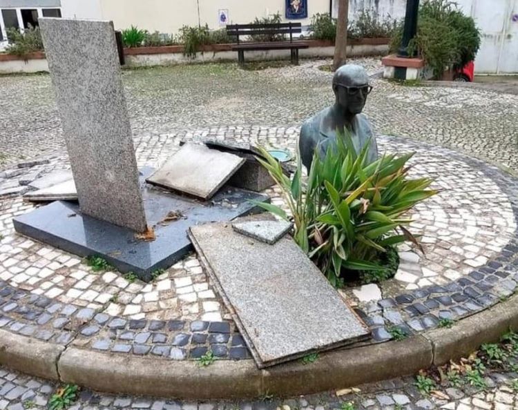 Rádio Regional do Centro: Município da Figueira da Foz condena actos de vandalismo