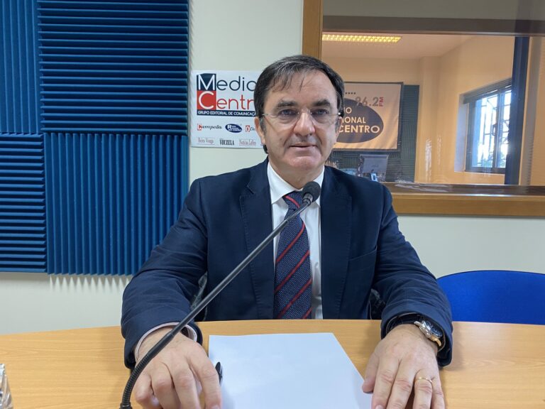 Rádio Regional do Centro: Praça da República – Entrevista a Francisco Veiga Rádio Regional do Centro: Praça da República – Entrevista a Francisco Veiga