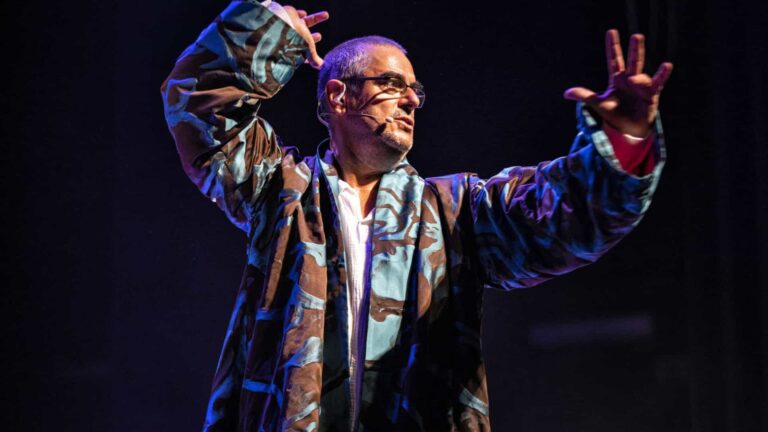 Rádio Regional do Centro: Jornalista Lino Vinhal entrevista João Garcia Miguel Rádio Regional do Centro: Jornalista Lino Vinhal entrevista João Garcia Miguel