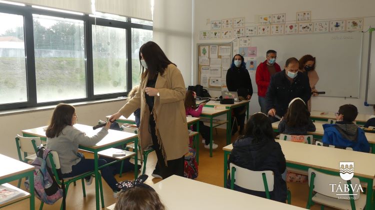 Rádio Regional do Centro: Município de Tábua entrega flautas a todos os alunos do 1.º Ano do concelho