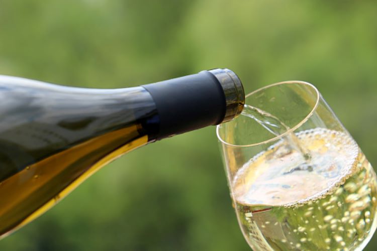 Rádio Regional do Centro: Espumante da Bairrada vence prémio de Vinho do Ano da Revista de Vinhos