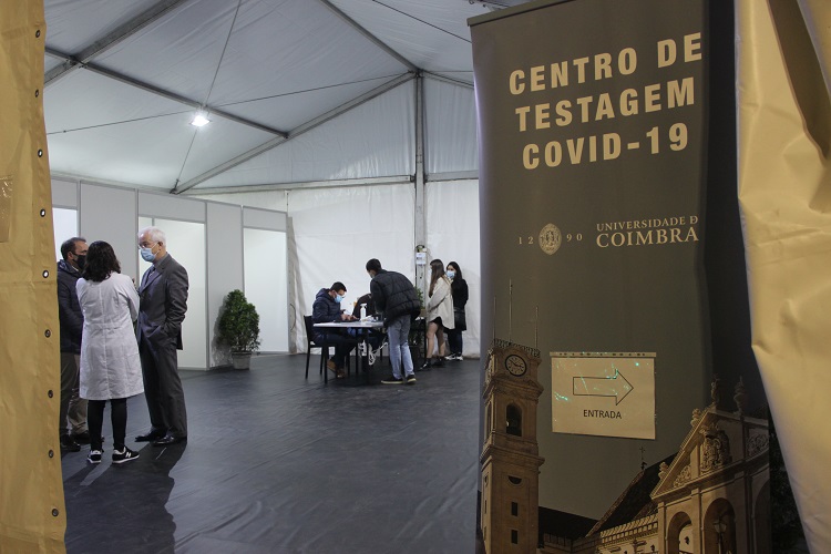 Rádio Regional do Centro: Câmara de Coimbra e UC encerram posto de testagem gratuito à covid-19