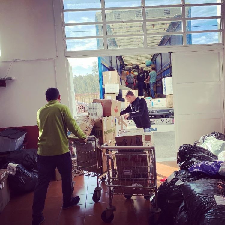 Rádio Regional do Centro: Cantanhede enviou um camião com donativos para a Ucrânia