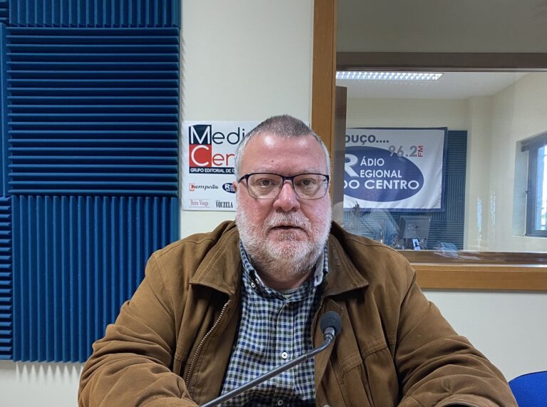Rádio Regional do Centro: Praça da República – Entrevista a Francisco Queirós Rádio Regional do Centro: Praça da República – Entrevista a Francisco Queirós