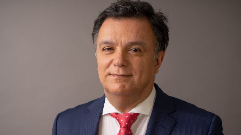 Rádio Regional do Centro: Médico João Brum Silveira fala sobre o AVC Rádio Regional do Centro: Médico João Brum Silveira fala sobre o AVC