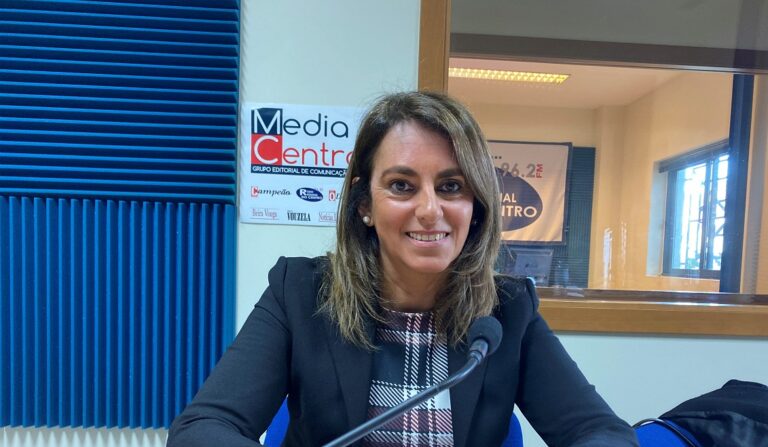 Rádio Regional do Centro: Praça da República – Entrevista a Regina Bento Rádio Regional do Centro: Praça da República – Entrevista a Regina Bento