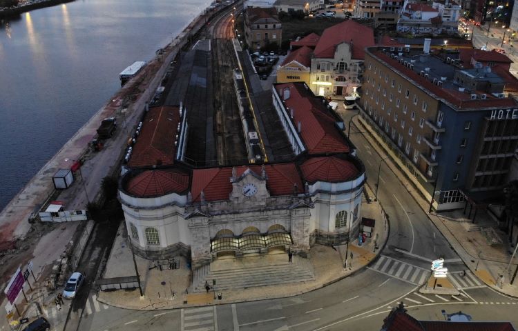 Rádio Regional do Centro: Utentes preocupados com fim anunciado da Estação Nova de Coimbra