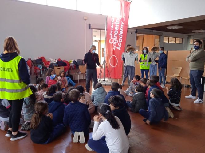 Rádio Regional do Centro: ISEC EcoCampus promoveu actividades com crianças de Coimbra na horta do Campus ISEC