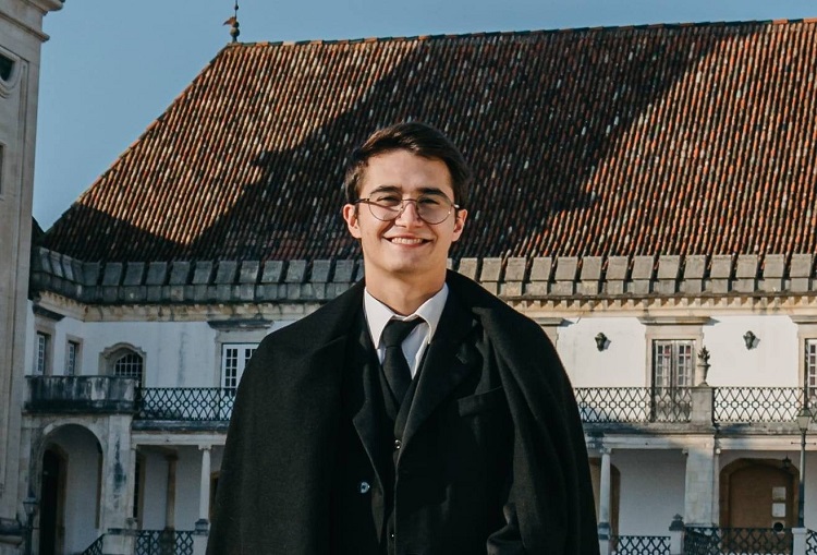 Rádio Regional do Centro: João Caseiro eleito presidente da Direcção-Geral da Associação Académica de Coimbra