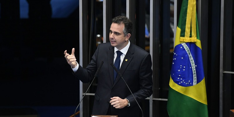 Rádio Regional do Centro: Presidente do Senado brasileiro assina acordo “200 anos, 200 livros” em Coimbra
