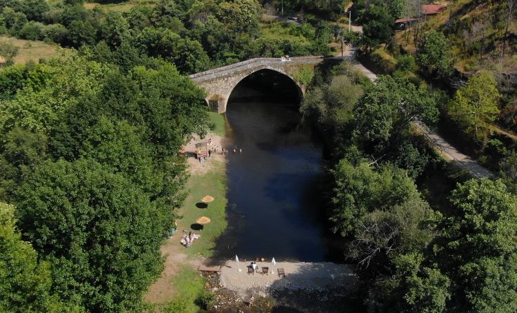 Rádio Regional do Centro: Praia fluvial de Alvoco das Várzeas distinguida com Qualidade de Ouro