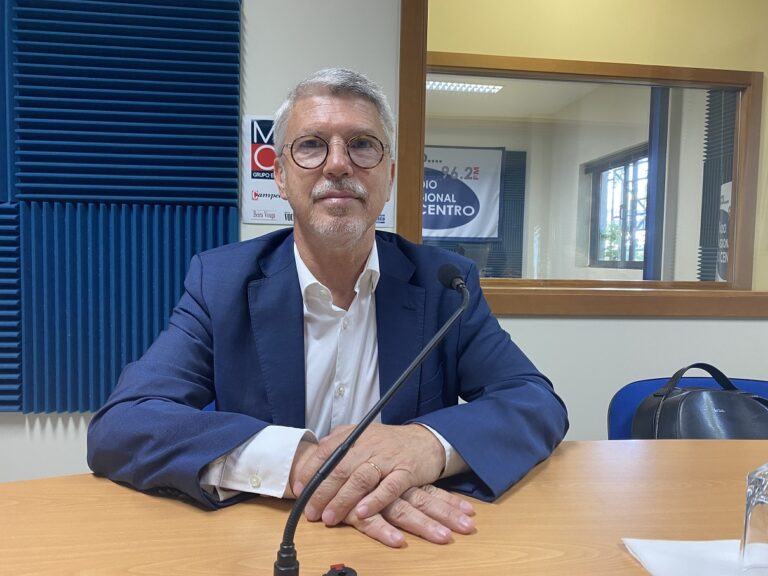 Rádio Regional do Centro: Praça da República – Entrevista a Carlos Robalo Cordeiro Rádio Regional do Centro: Praça da República – Entrevista a Carlos Robalo Cordeiro