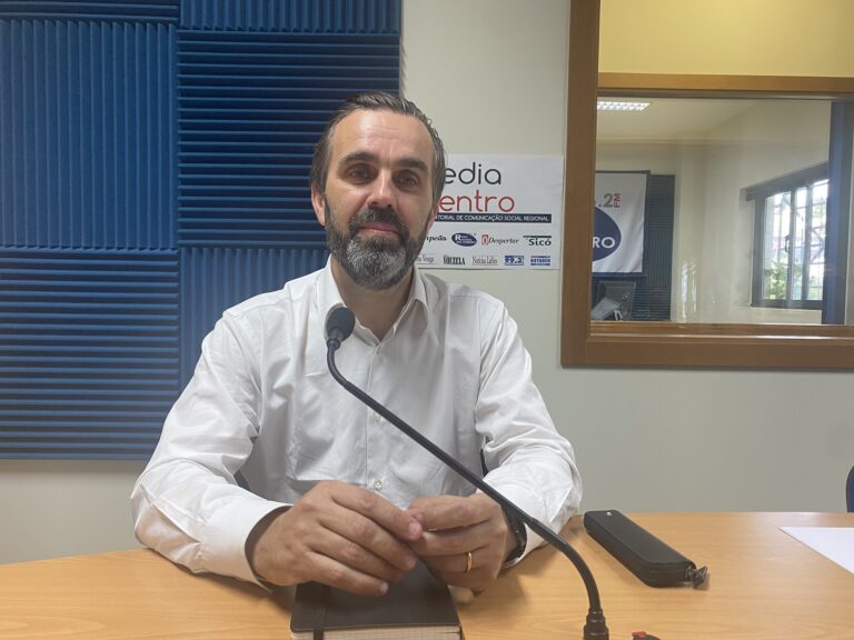 Rádio Regional do Centro: Praça da República – Entrevista a Carlos Cortes