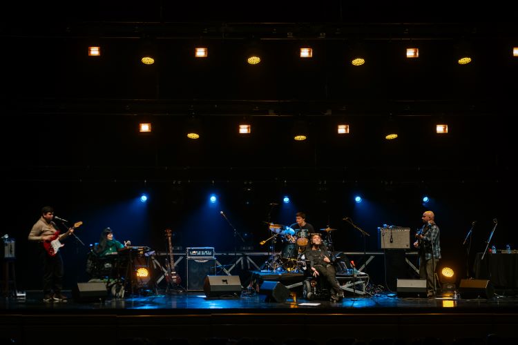 Rádio Regional do Centro: APCC organiza mesa redonda sobre música e deficiência