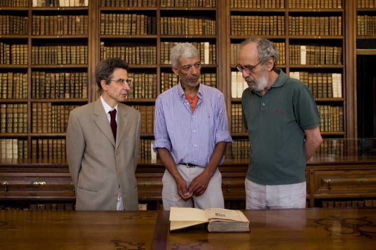 Rádio Regional do Centro: Biblioteca Geral da Universidade de Coimbra recebe doação de livro do século XVII