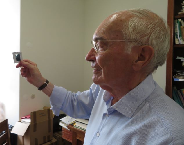 Rádio Regional do Centro: Cientista Jorge Paiva doa colecção de diapositivos à Universidade de Coimbra