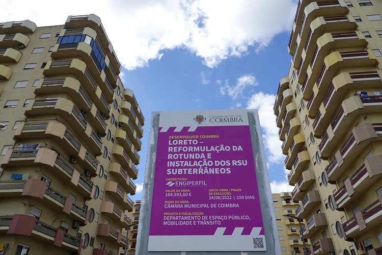 Rádio Regional do Centro: Câmara de Coimbra coloca QR Code nos painéis informativos das obras