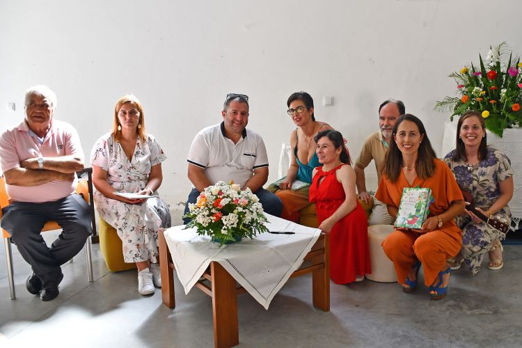 Rádio Regional do Centro: Montemor-o-Velho: Avós e netos desvendam livro de Lurdes Breda em Liceia