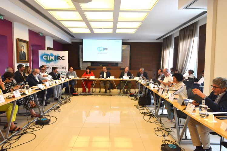 Rádio Regional do Centro: Municípios da Região de Coimbra ameaçam não pagar o tratamento de resíduos